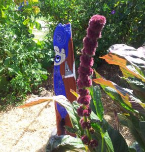 Aconcha créatrice cubaine  Installation de sculptures dans le jardin