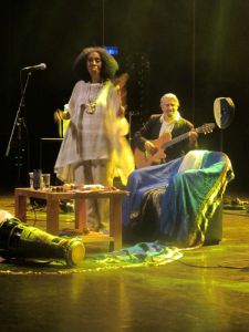 Aconcha artiste plurielle cubaine Performance Plastico-Musicale Cuba por Dentro